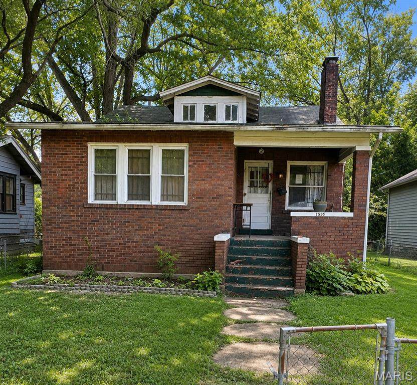 1535 46th Street - Photo 1