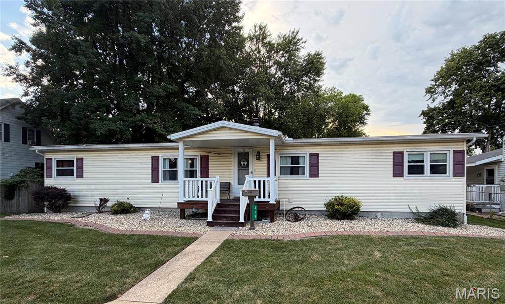 315 Independence Street - Photo 1