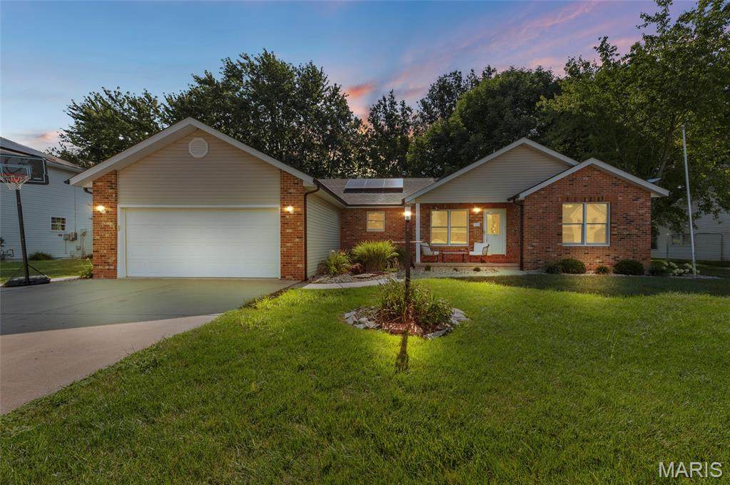 719 Stonecreek Drive - Photo 1