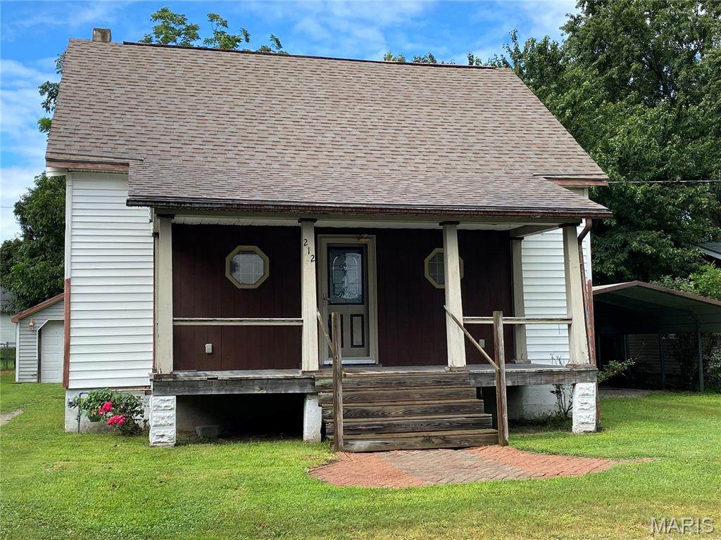 212 Illinois Street - Photo 1