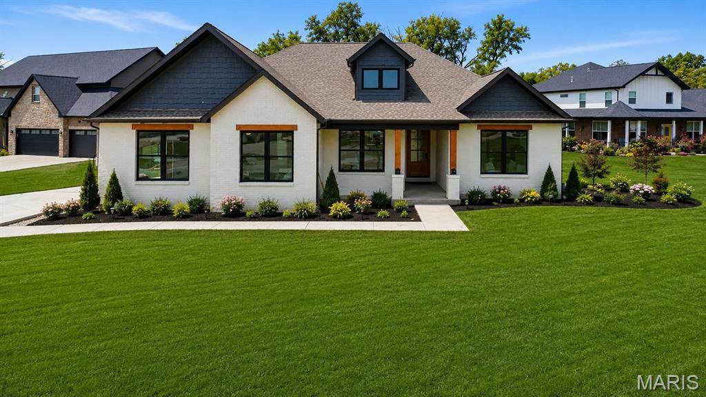 819 Daniel Drive - Photo 1
