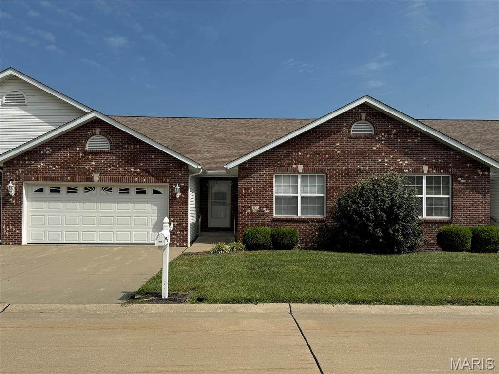 303 Elizabeth Drive - Photo 1