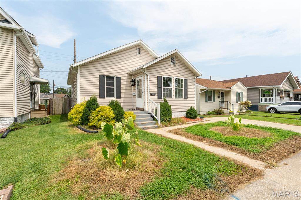 2429 Jerden Avenue - Photo 1