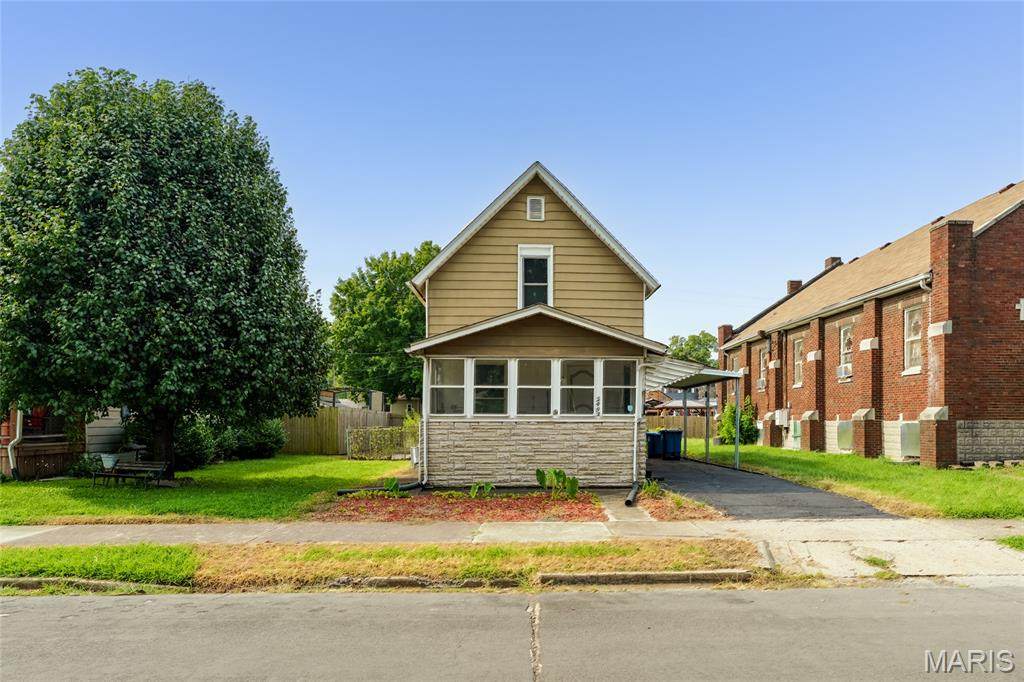 2402 25th Street - Photo 1