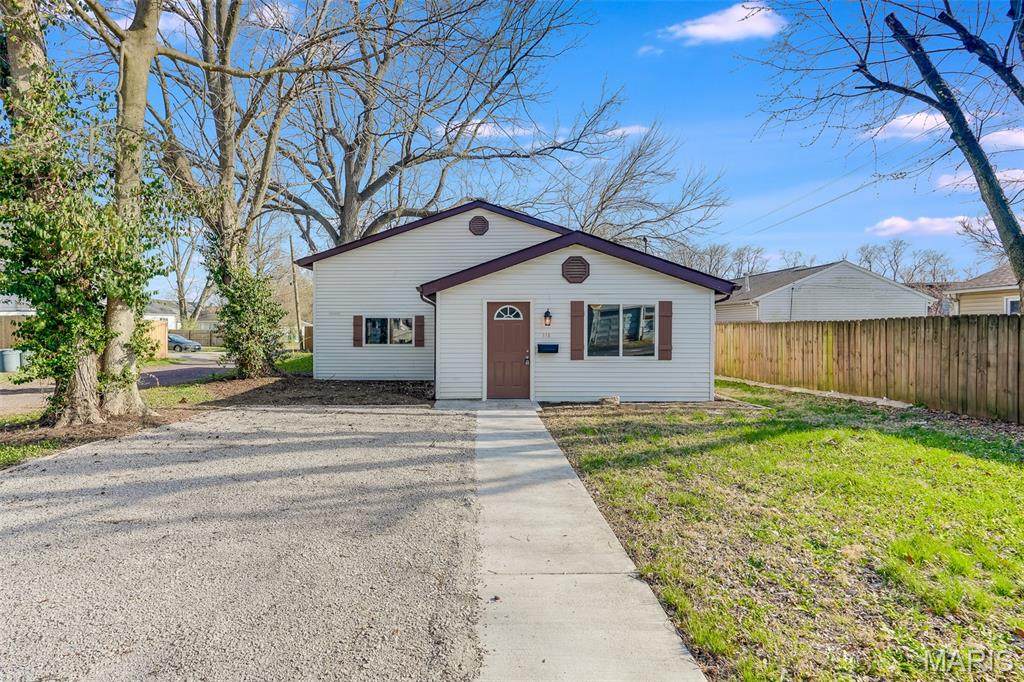 110 32nd Street - Photo 1