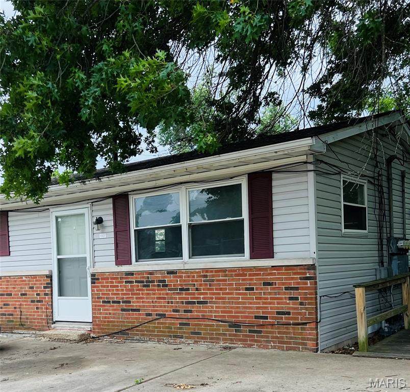 1007 Corbin - Photo 1