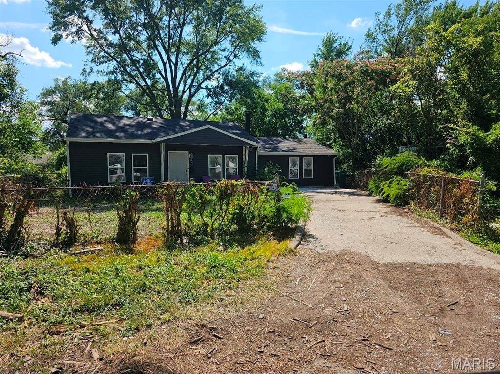33 Helen Court - Photo 1