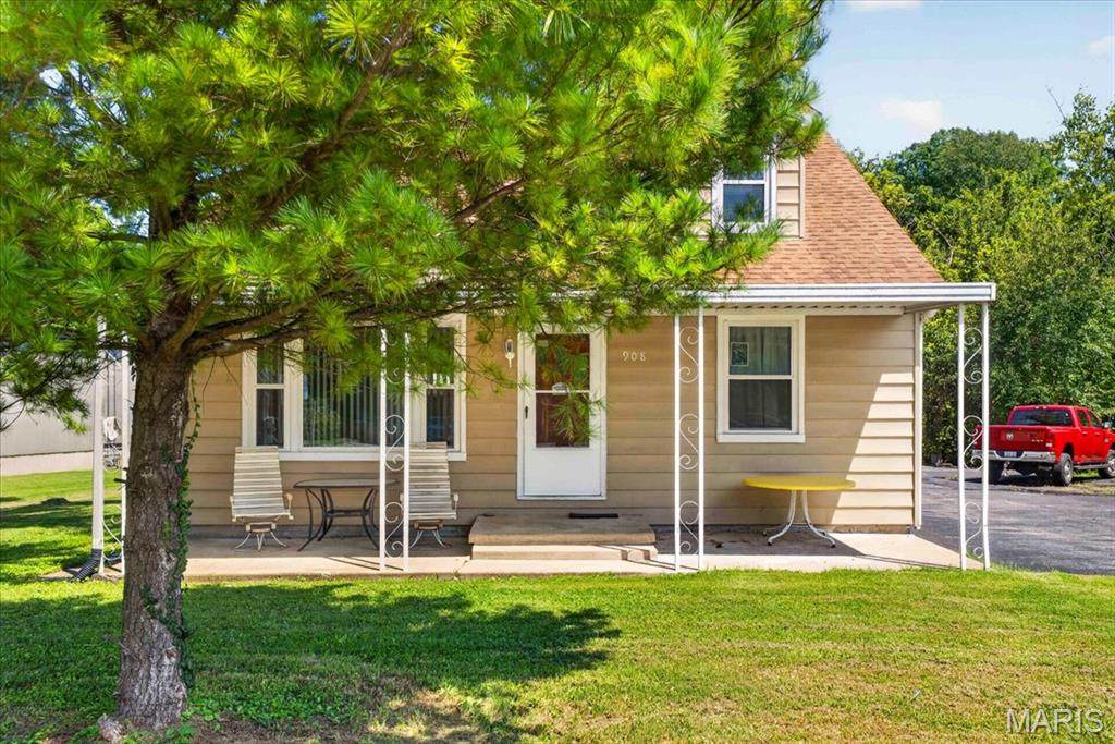 908 Main Street - Photo 1