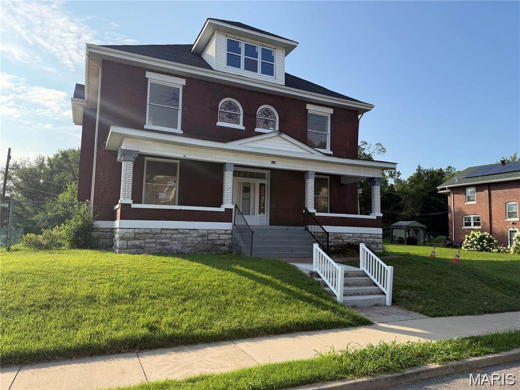 570 Washington Place - Photo 1
