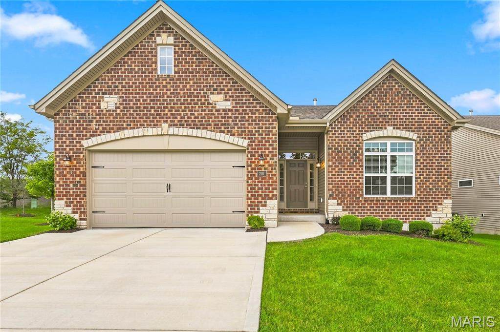 201 Keaton Woods Drive - Photo 1