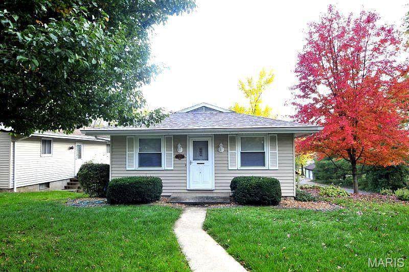 524 Phillipena Street - Photo 1
