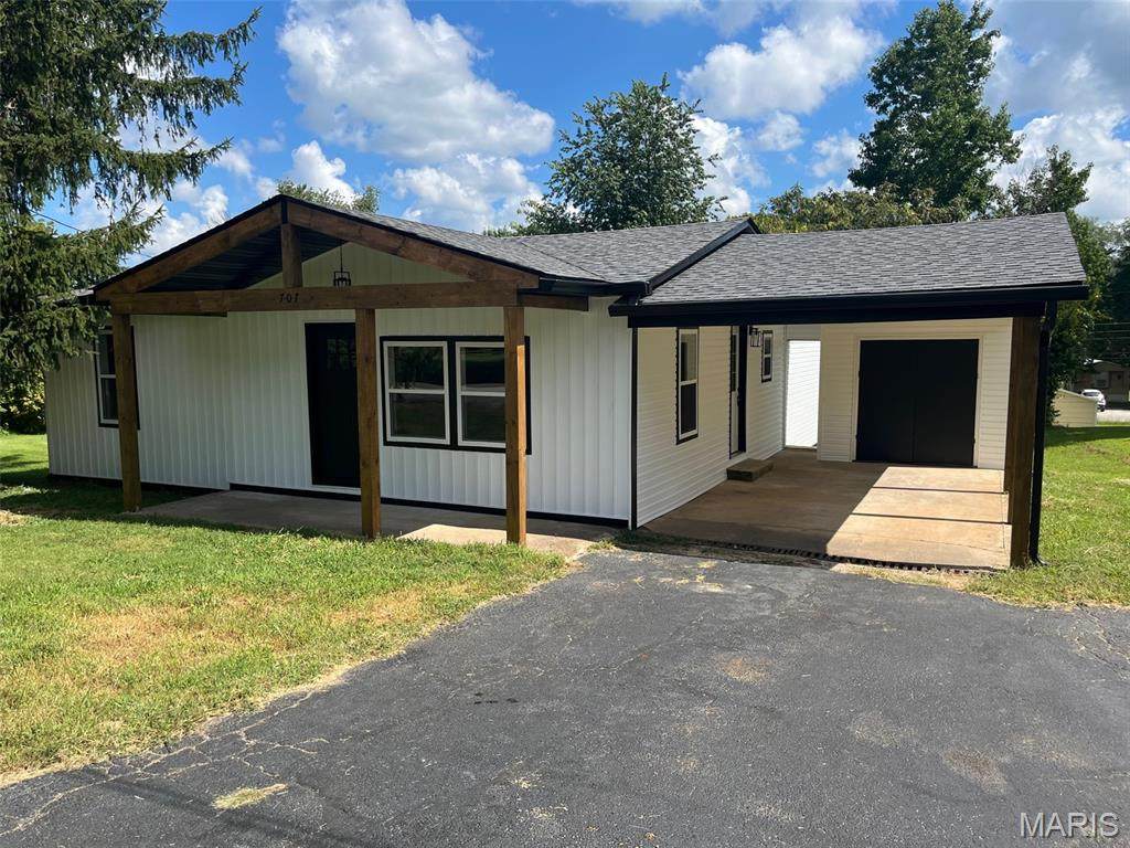 707 Nicholson Drive - Photo 1
