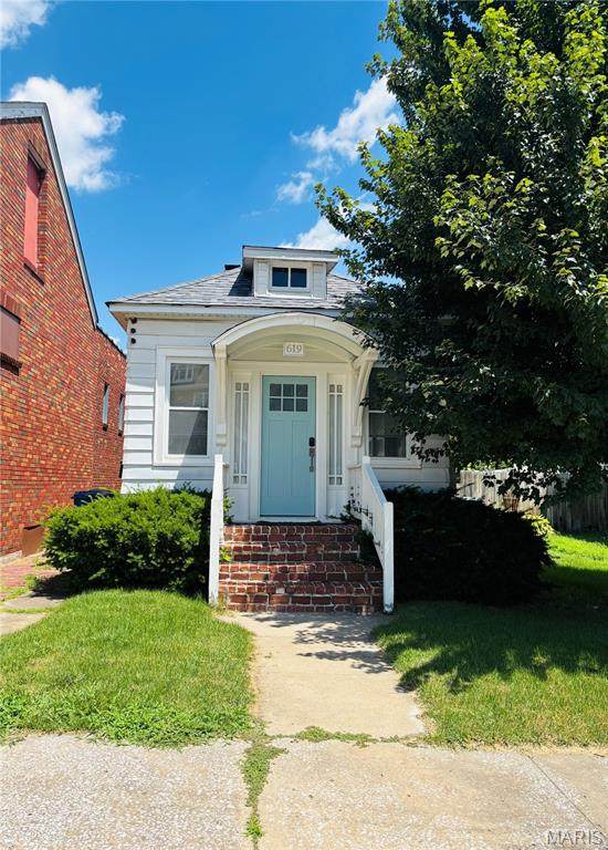 619 Henry Street - Photo 1