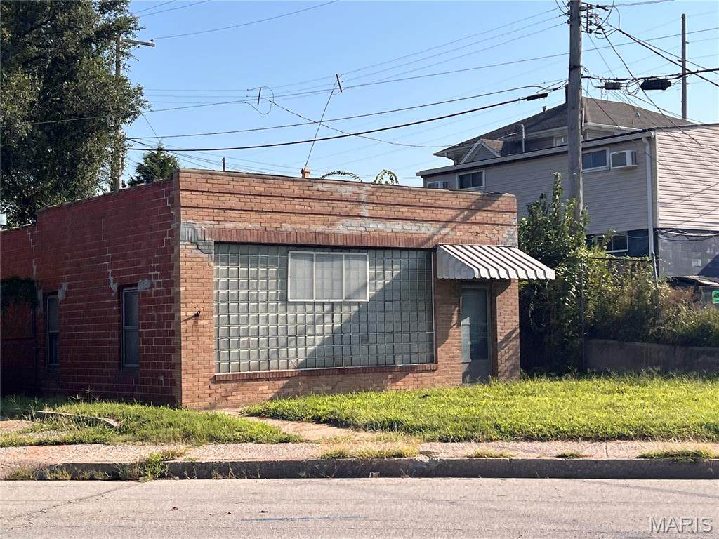 214 Saint Louis Avenue - Photo 1