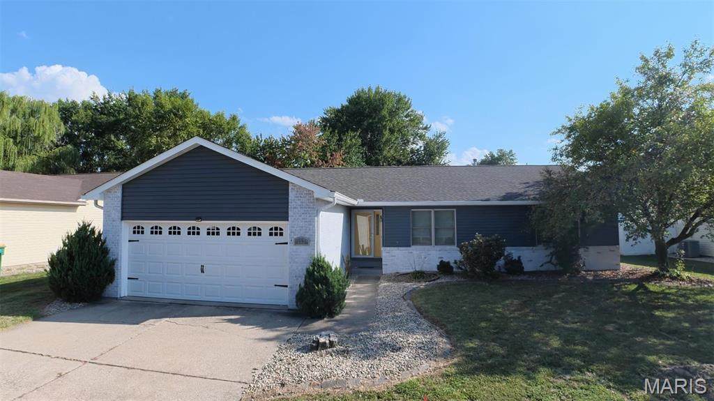 113 White Pine Avenue - Photo 1