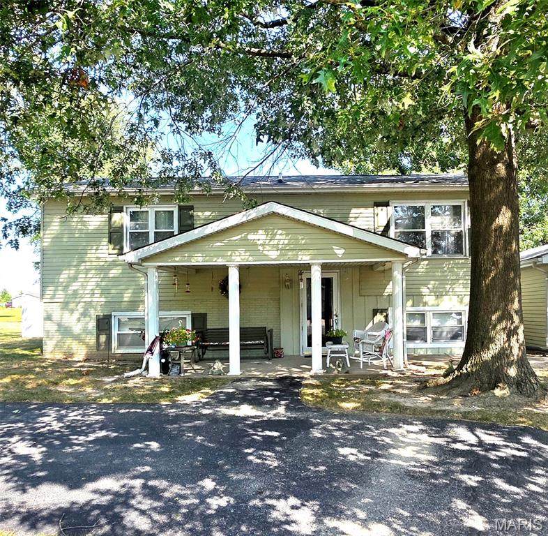 1702 Fieldcrest Drive - Photo 1
