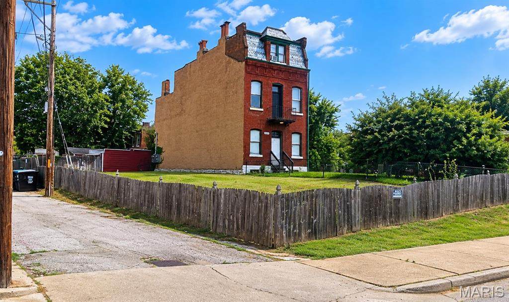 2211 Shenandoah Avenue - Photo 1