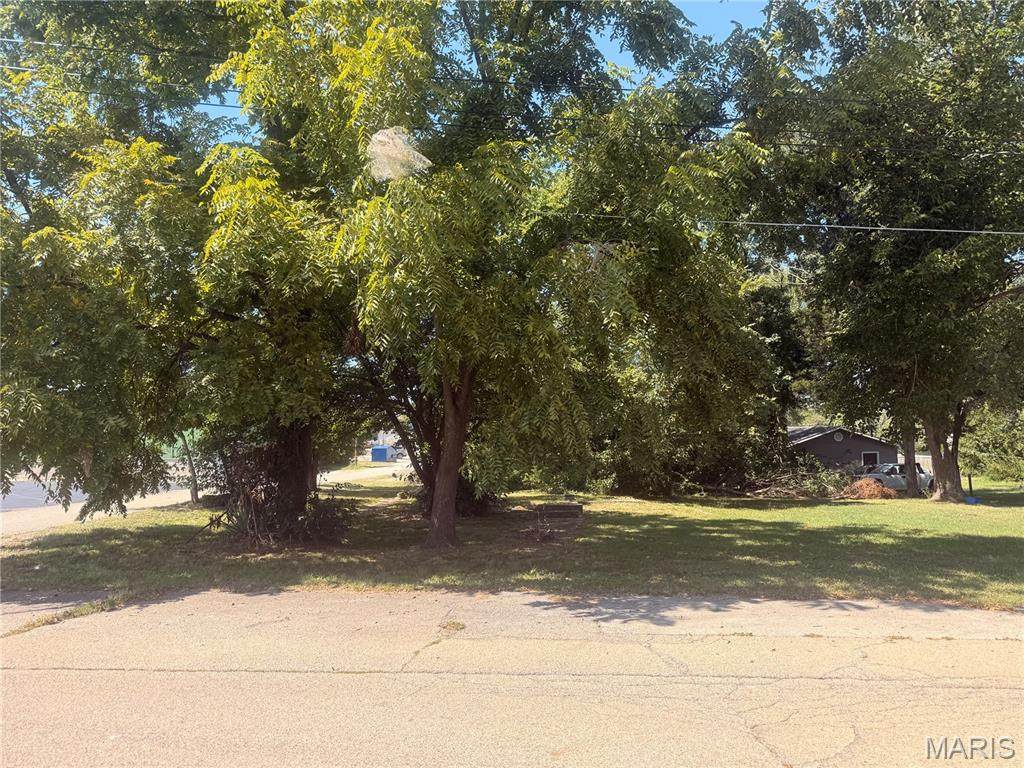 104 6th Street - Photo 1