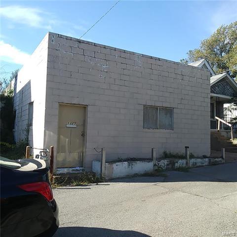 1327 Hughes - Photo 1