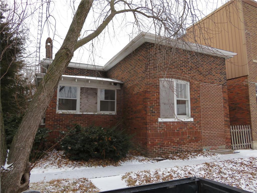 114 Pine - Photo 1