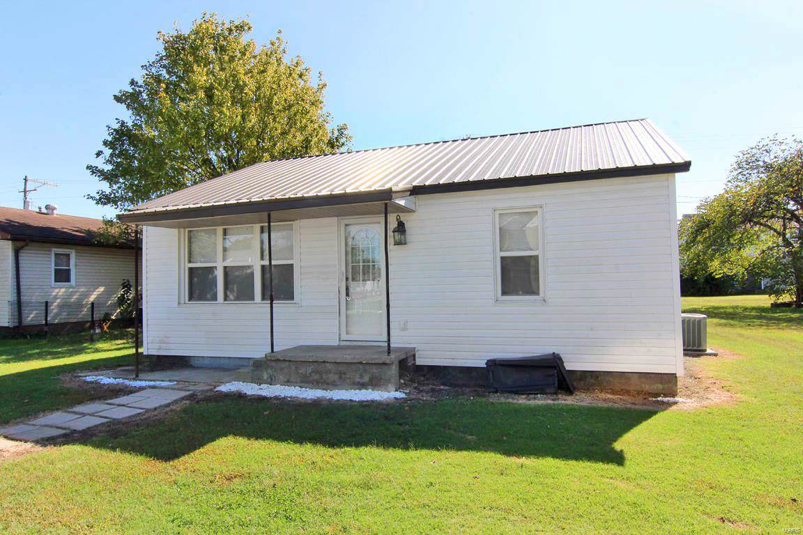 404 Whitwell Street - Photo 1