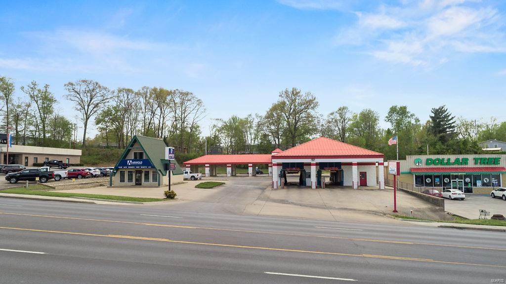 725 Jackson Blvd - Photo 1