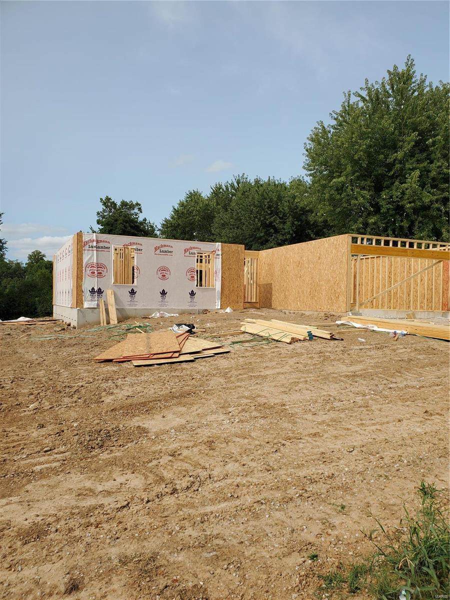 3615 Welland Avenue - Photo 1