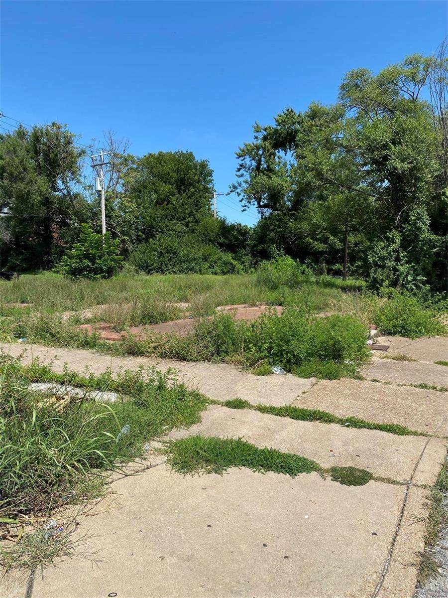 1136 Union Boulevard - Photo 1