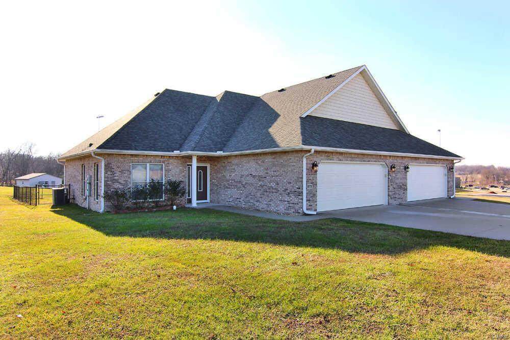 573 Deerwood Drive - Photo 1