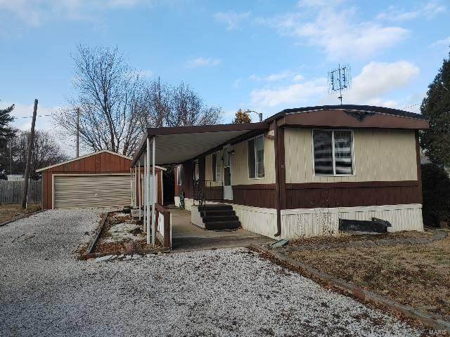 815 Railroad Street - Photo 1