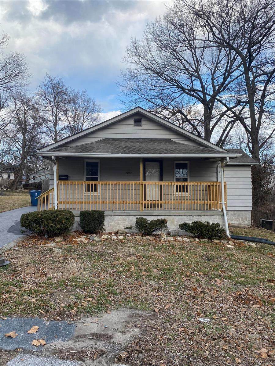 2620 Denny Avenue - Photo 1
