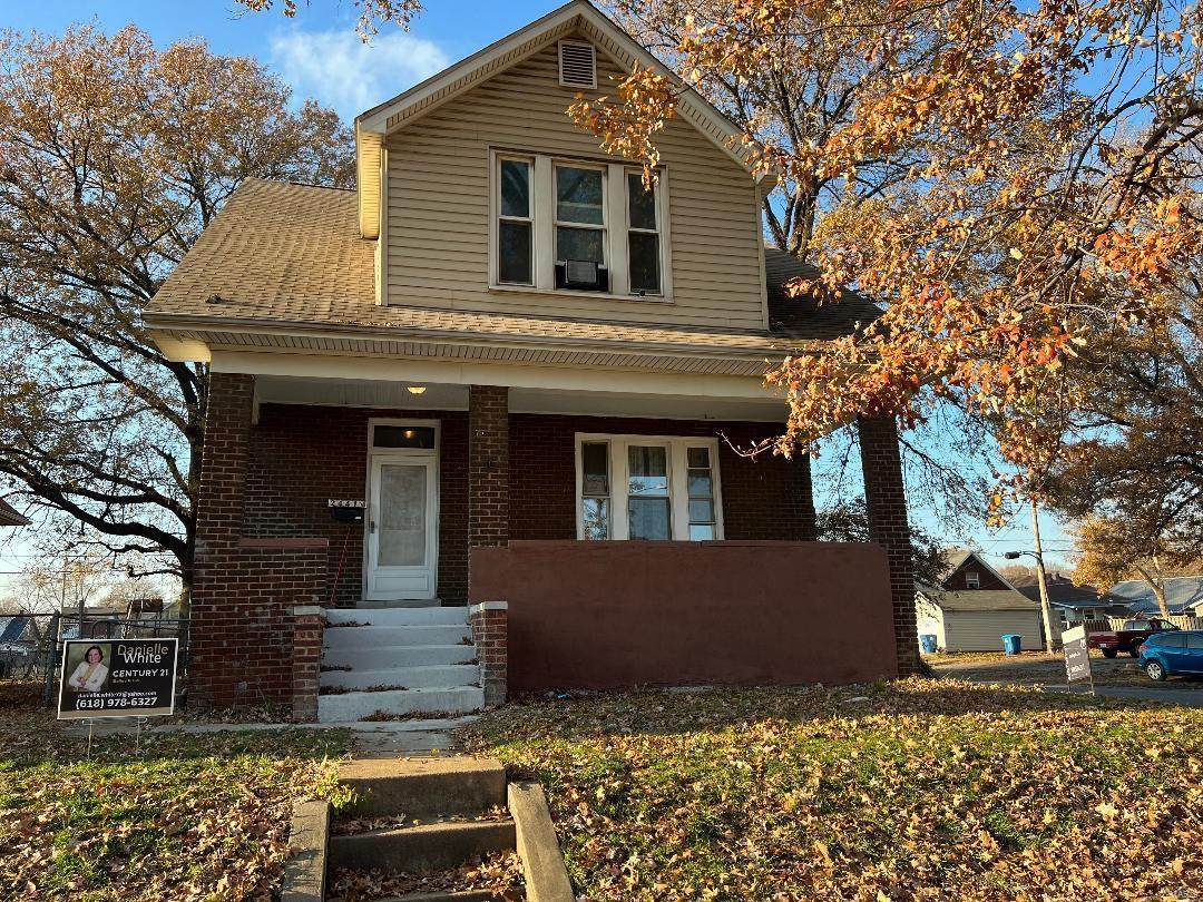 2441 Iowa - Photo 1