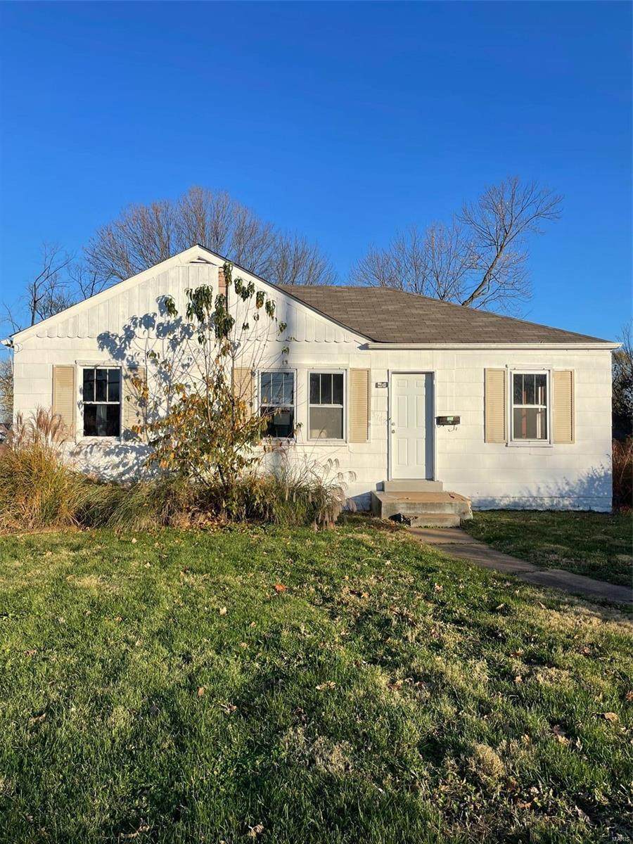 3762 Midview Avenue - Photo 1