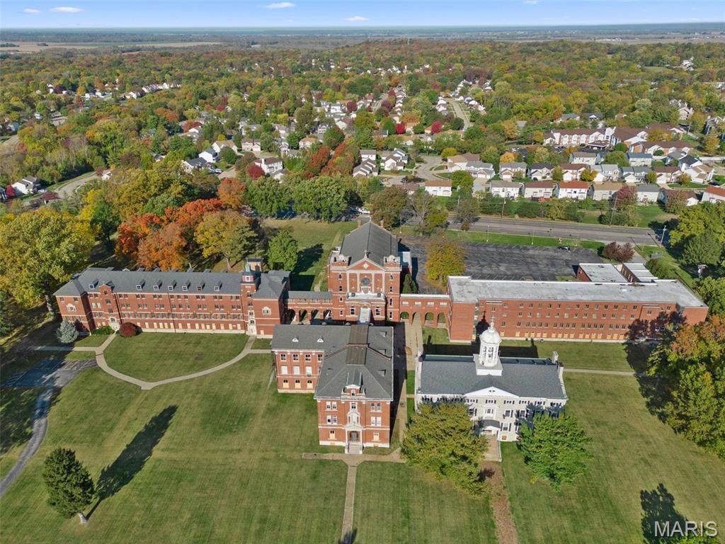 700 Howdershell Road - Photo 1