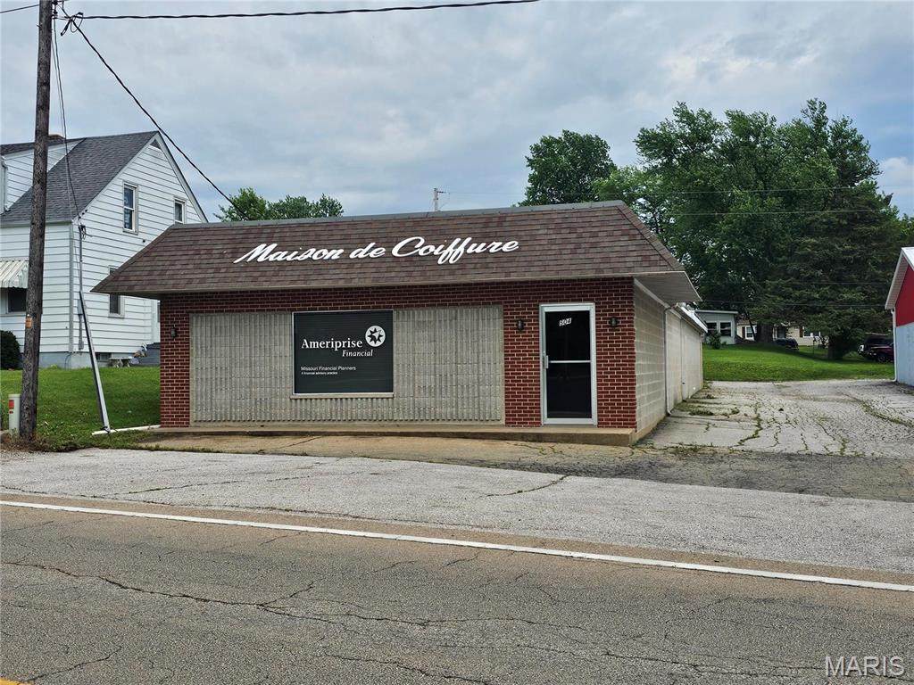 504 4th Street - Photo 1