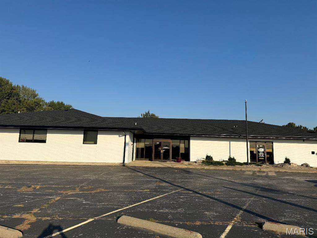 203 6th Street - Photo 1