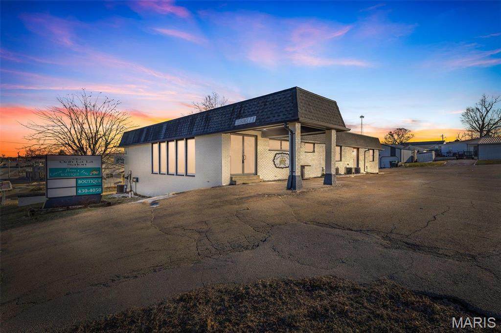 1421 Main - Photo 1