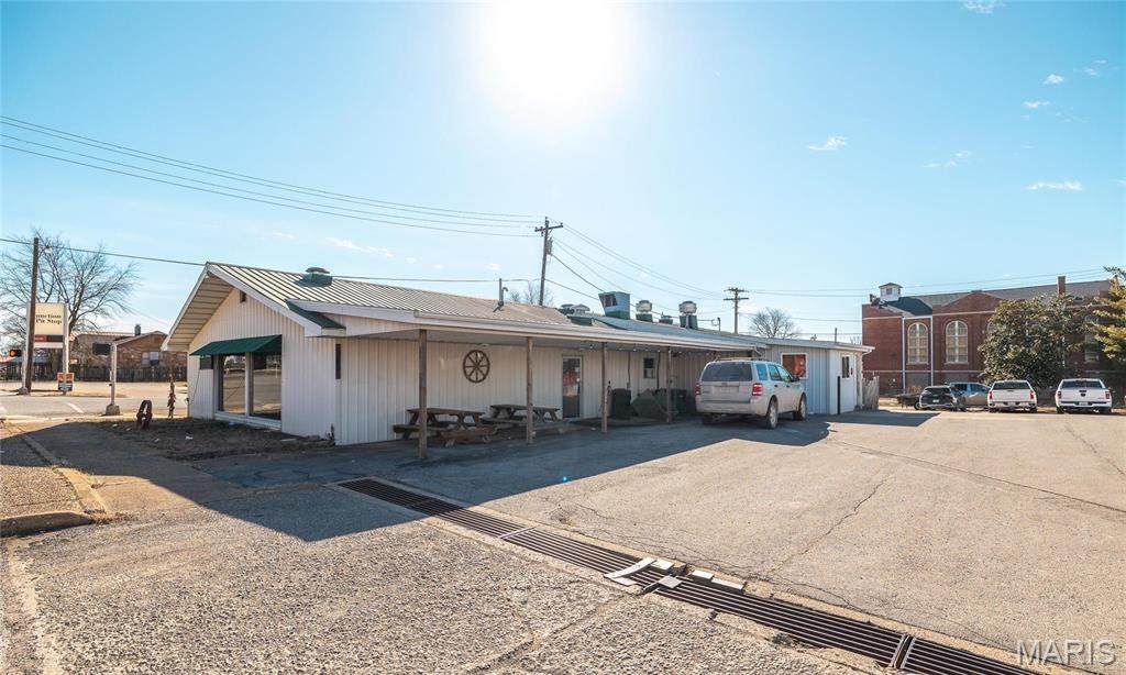 103 Pine Street - Photo 1