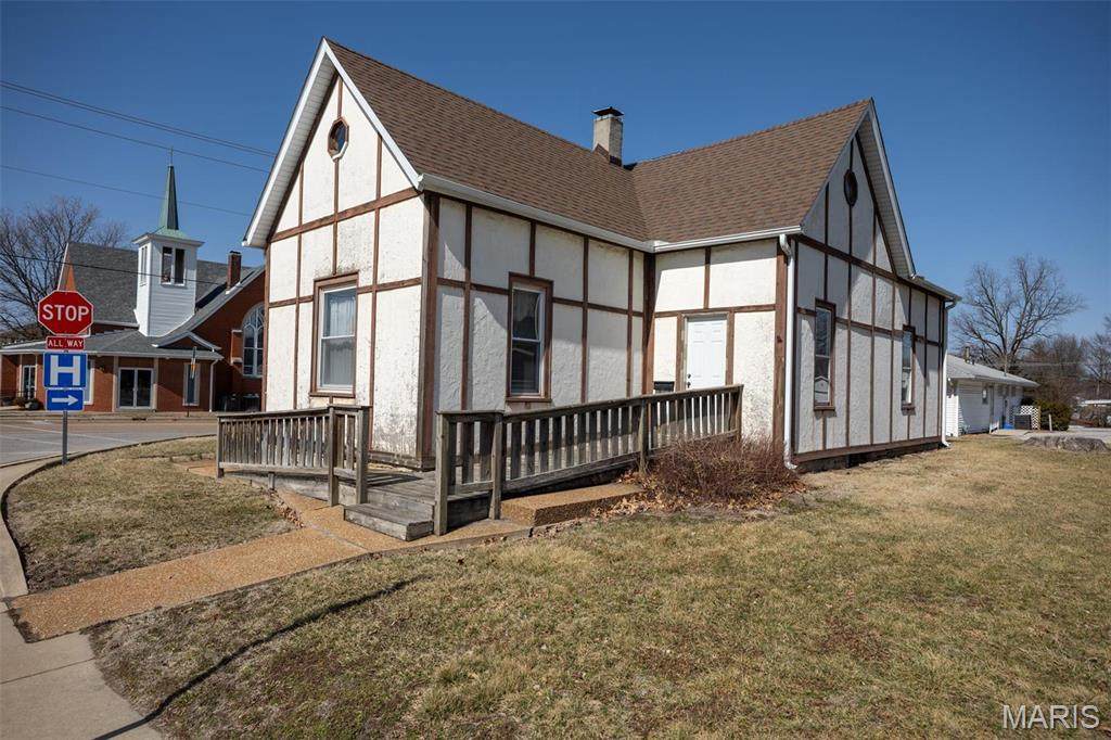 425 Main Street - Photo 1