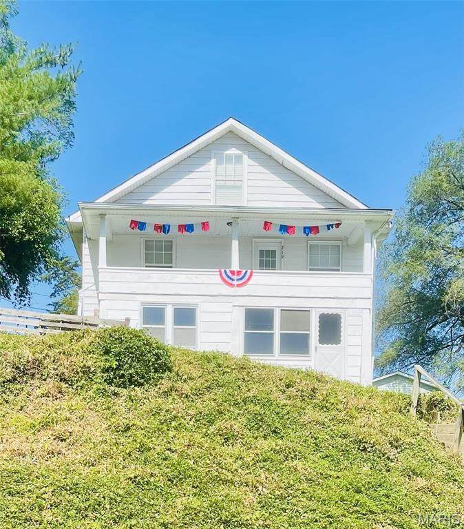 219 2nd Street - Photo 1