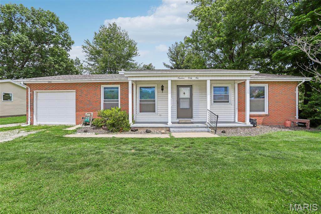 1961 Union Avenue - Photo 1