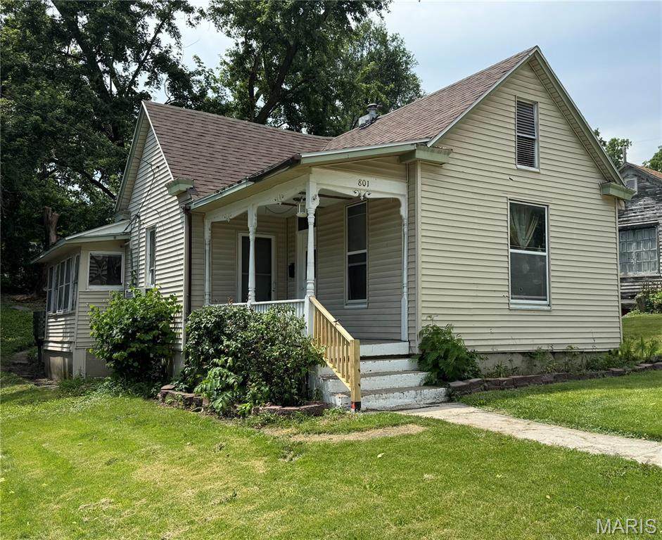 801 Grand Avenue - Photo 1