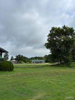 1018 Linn Street - Photo 1