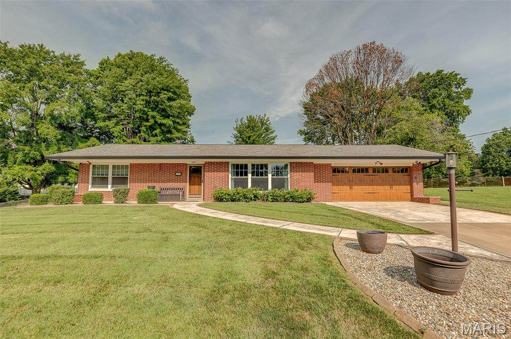 39 Circle Drive - Photo 1
