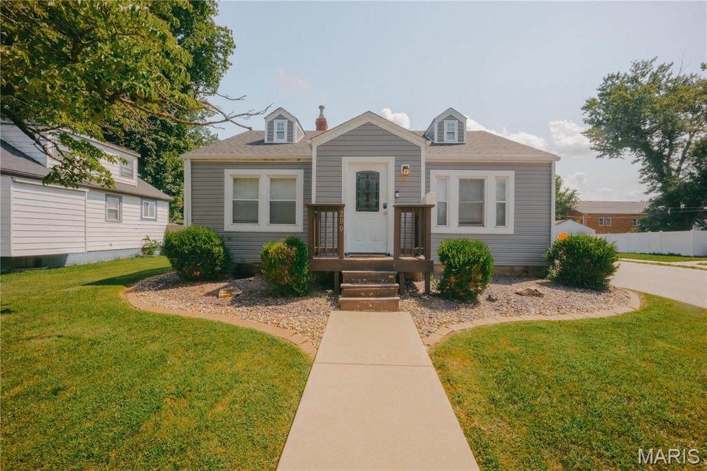 200 4th Avenue - Photo 1