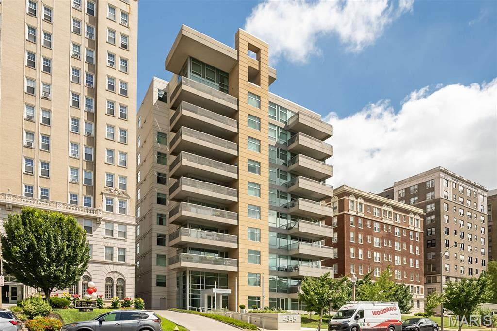 4545 Lindell Boulevard - Photo 1