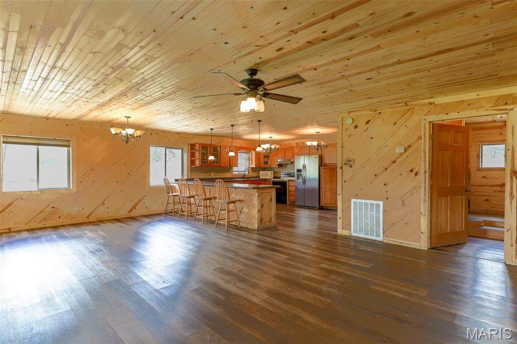 https://bt-photos.global.ssl.fastly.net/midamerica/orig_boomver_2_25060540-1.jpg