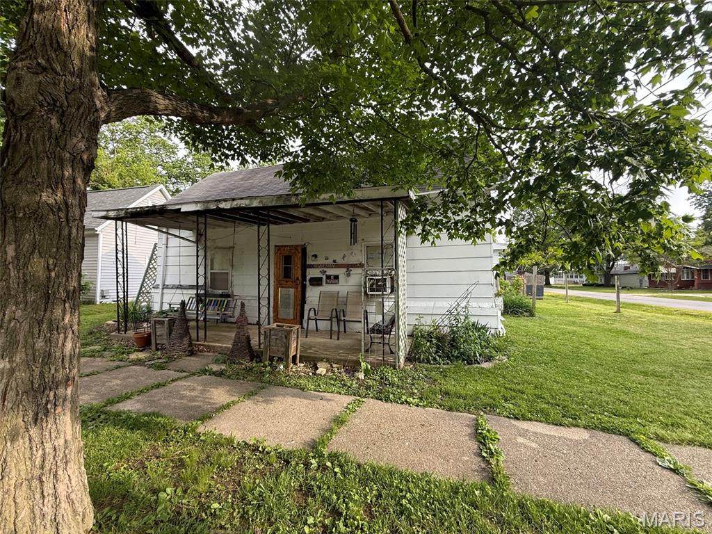 623 2nd Street - Photo 1