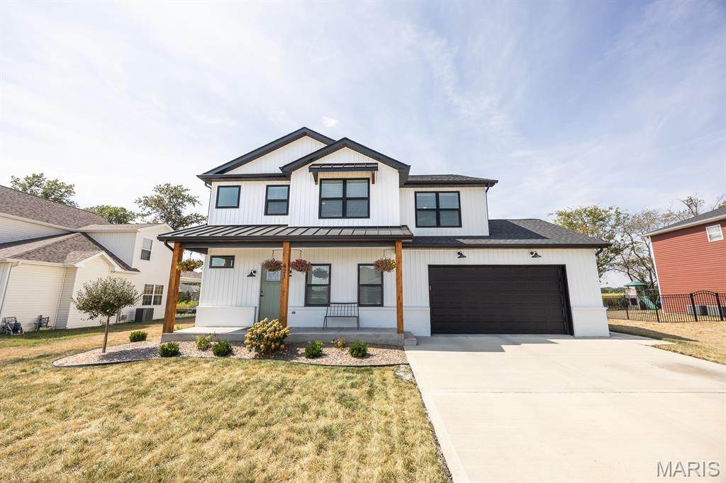 421 Foxtail Drive - Photo 1