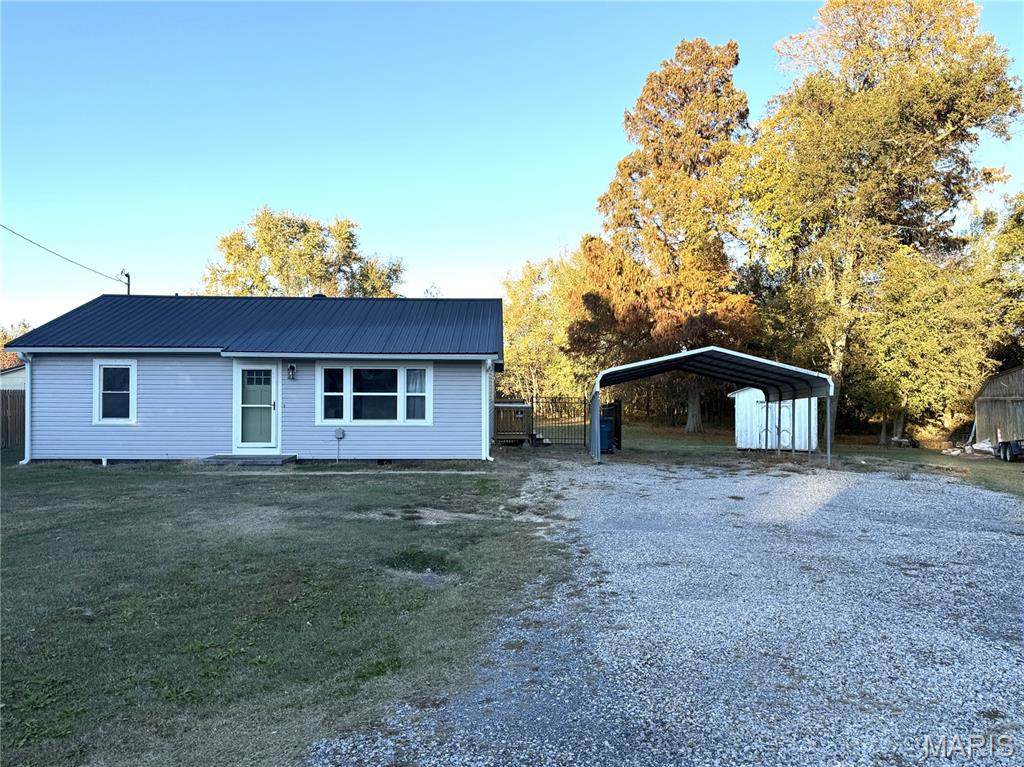 312 Pecan Drive - Photo 1
